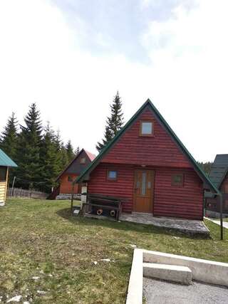 Комплексы для отдыха с коттеджами/бунгало Bungalows Krstajić Жабляк-2