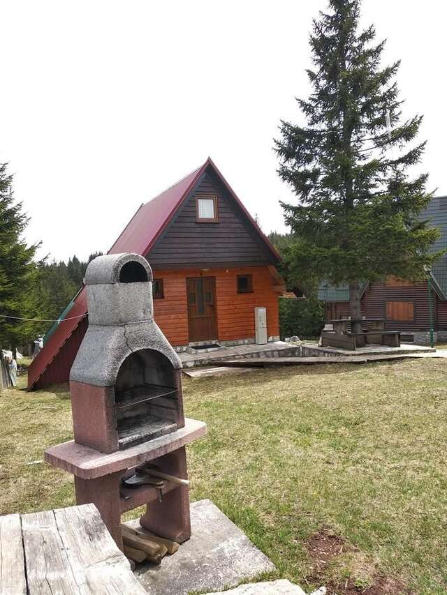 Комплексы для отдыха с коттеджами/бунгало Bungalows Krstajić Жабляк-4