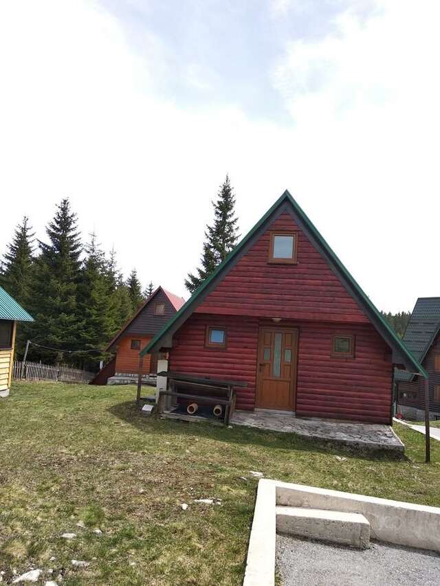 Комплексы для отдыха с коттеджами/бунгало Bungalows Krstajić Жабляк-5